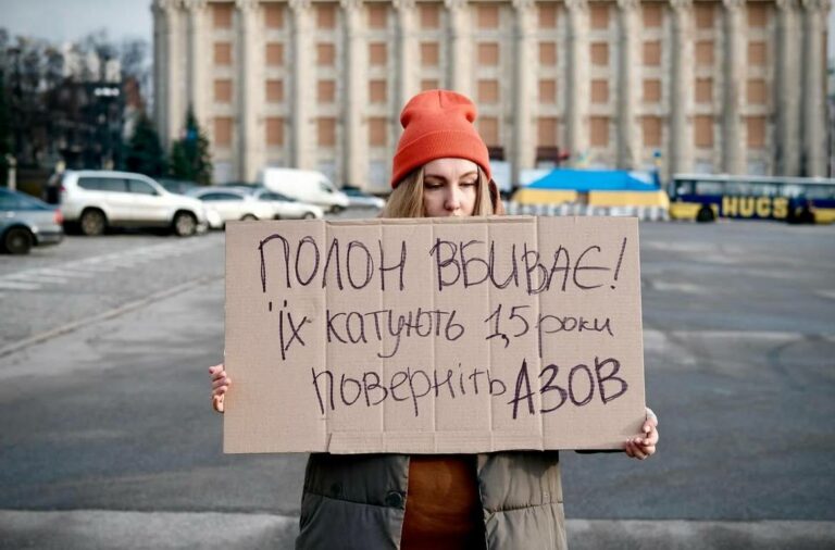 «Для вас це година часу, а для них — питання життя»: активістка про акції на підтримку військовополонених у Харкові
