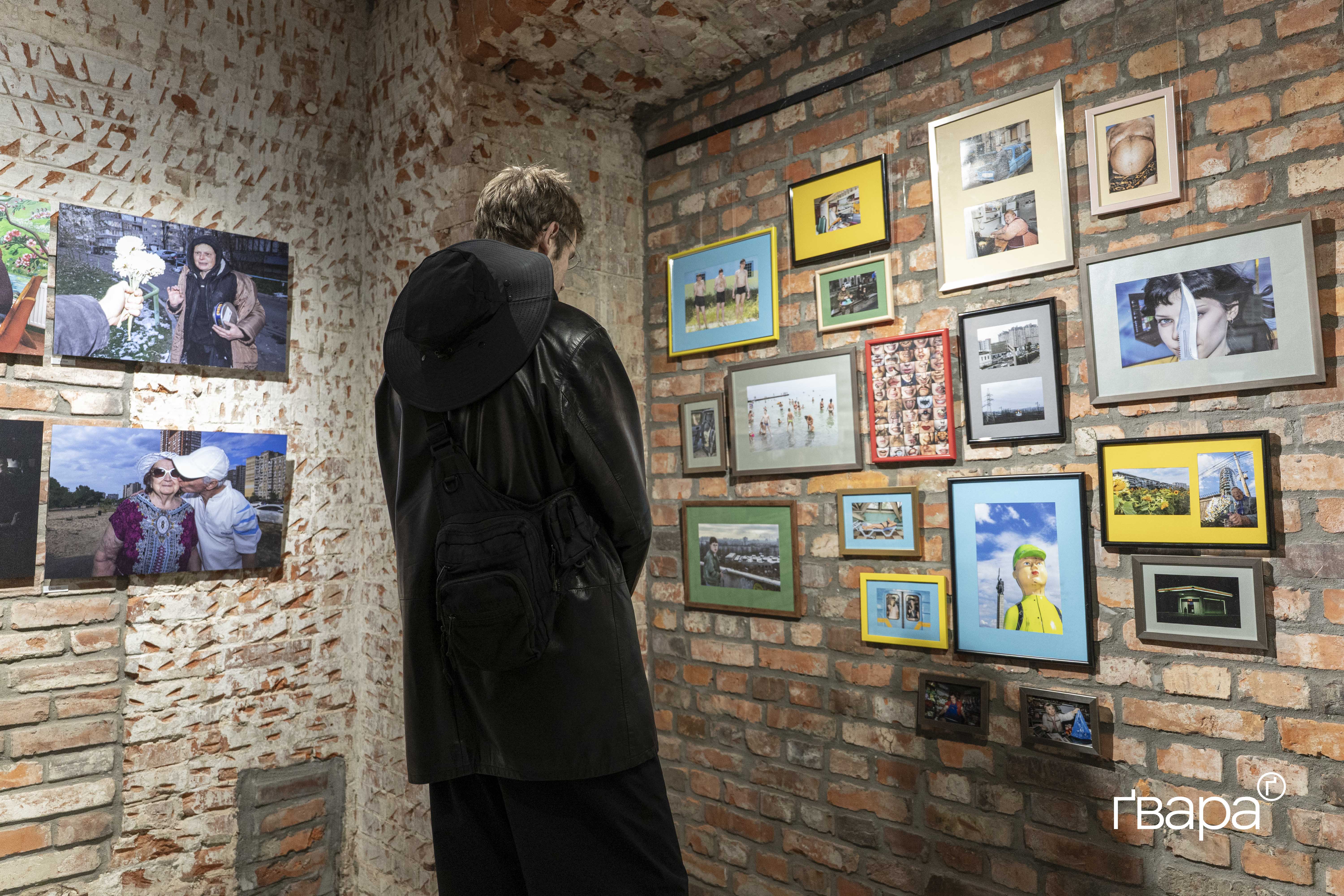 виставка брюссельського фотографа «Ці квіти не забудеш»