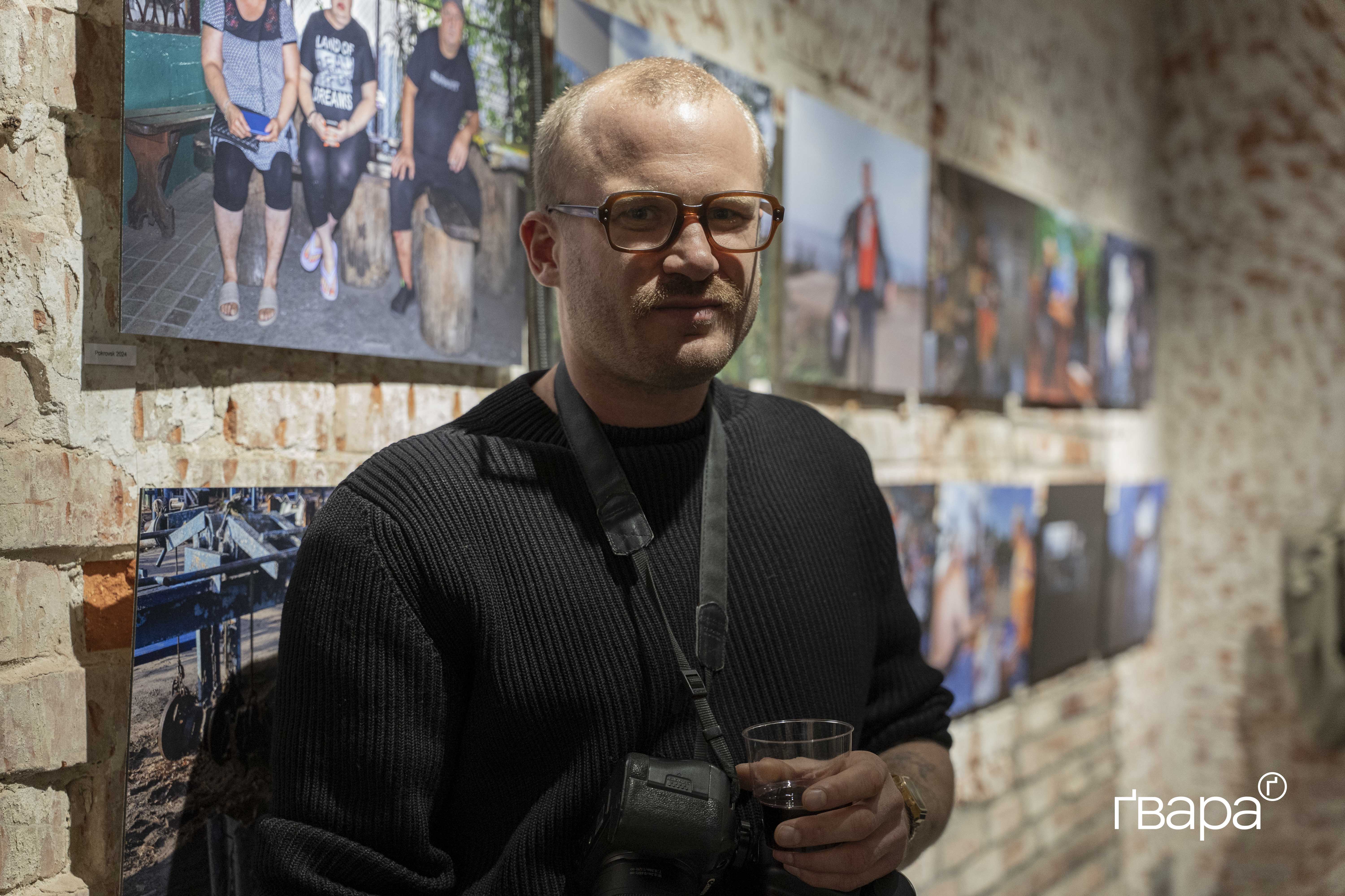 виставка брюссельського фотографа «Ці квіти не забудеш»