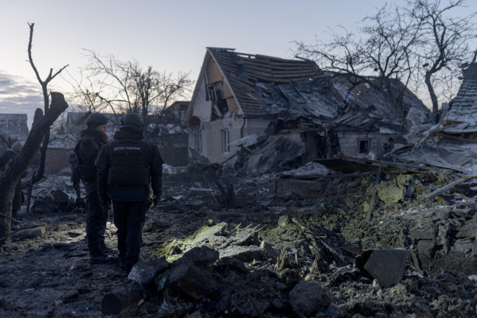 “I woke up because a window fell on me.” Russian air attack on Kharkiv kills 1, injures at least 12 people (Photos)