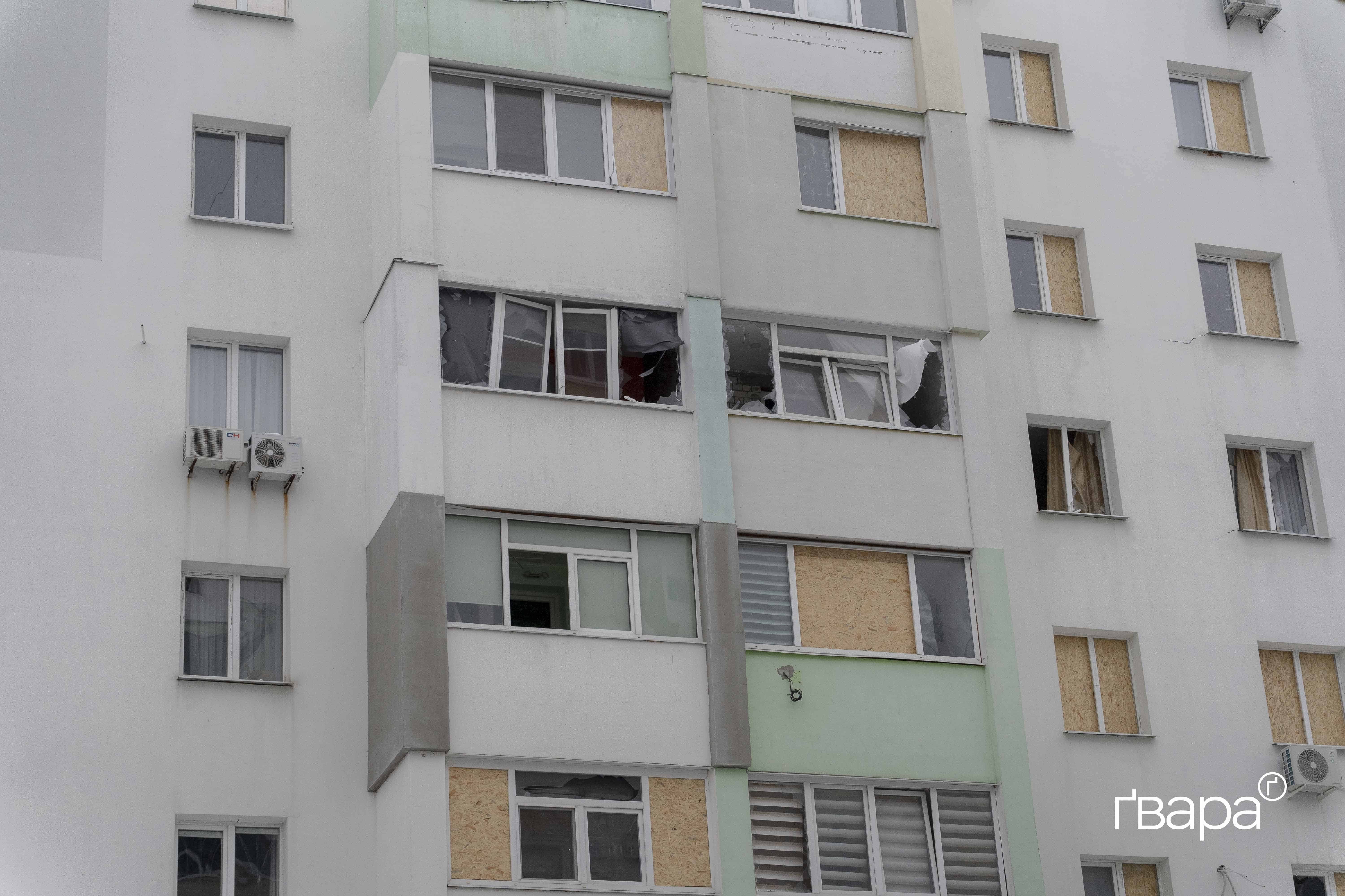 зображення до посту: «Це була ніч, як 22-го, коли ми сиділи пів року у сховищі»: наслідки масованої російської атаки по Харкову — фото