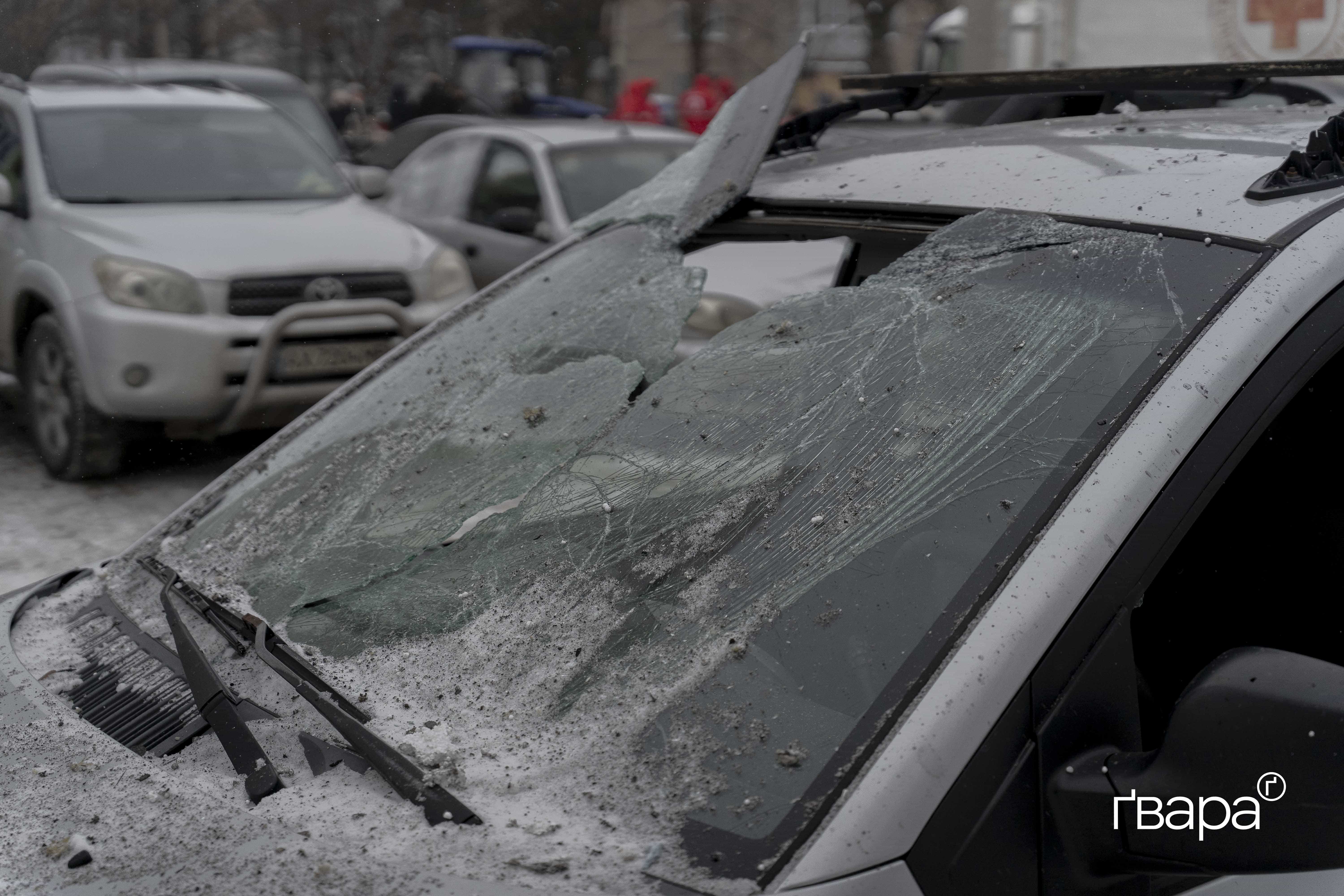 зображення до посту: «Це була ніч, як 22-го, коли ми сиділи пів року у сховищі»: наслідки масованої російської атаки по Харкову — фото