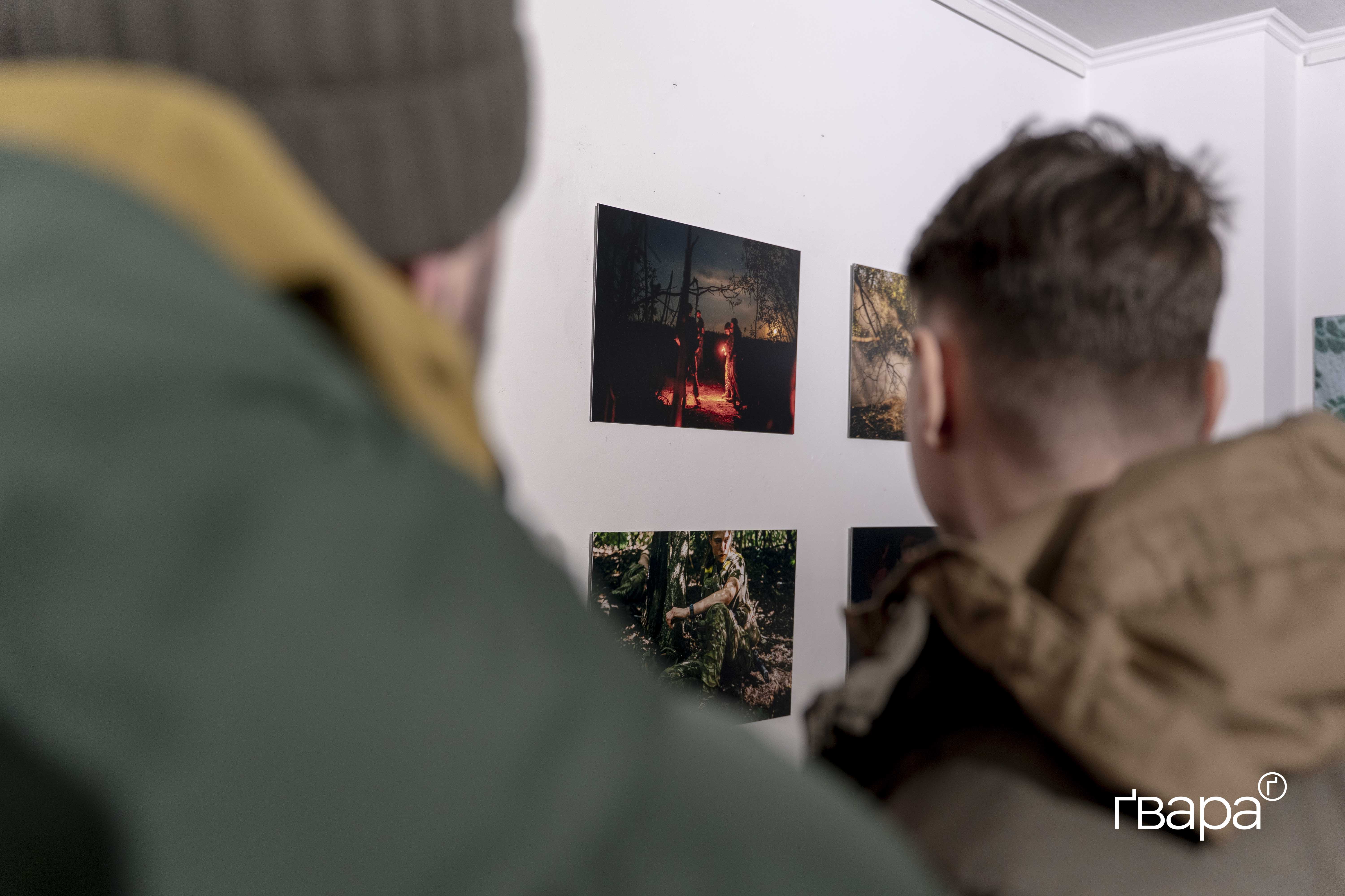 фотовиставка Хартія