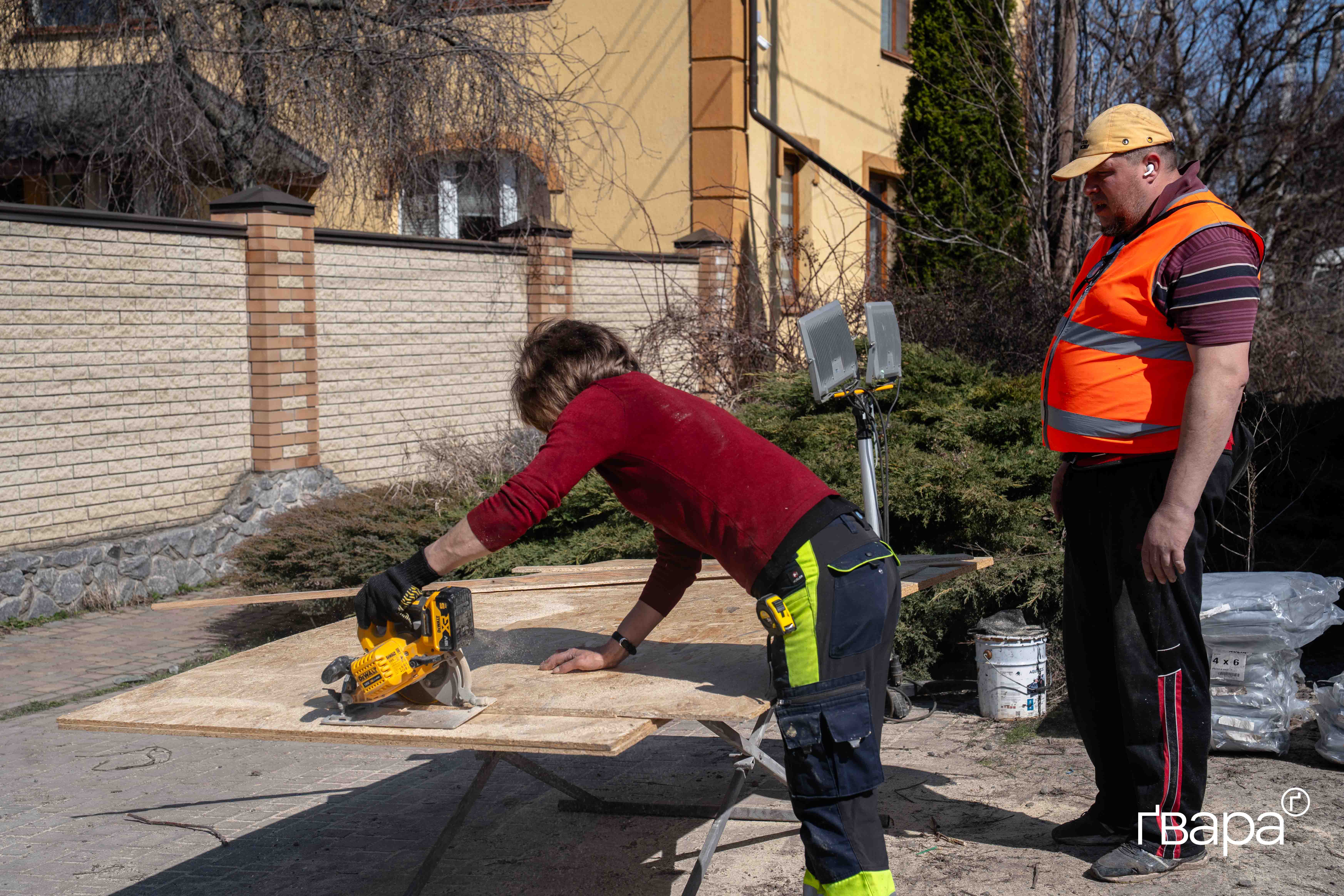 зображення до посту: Росіяни вдарили по приватному сектору в Харкові — фото