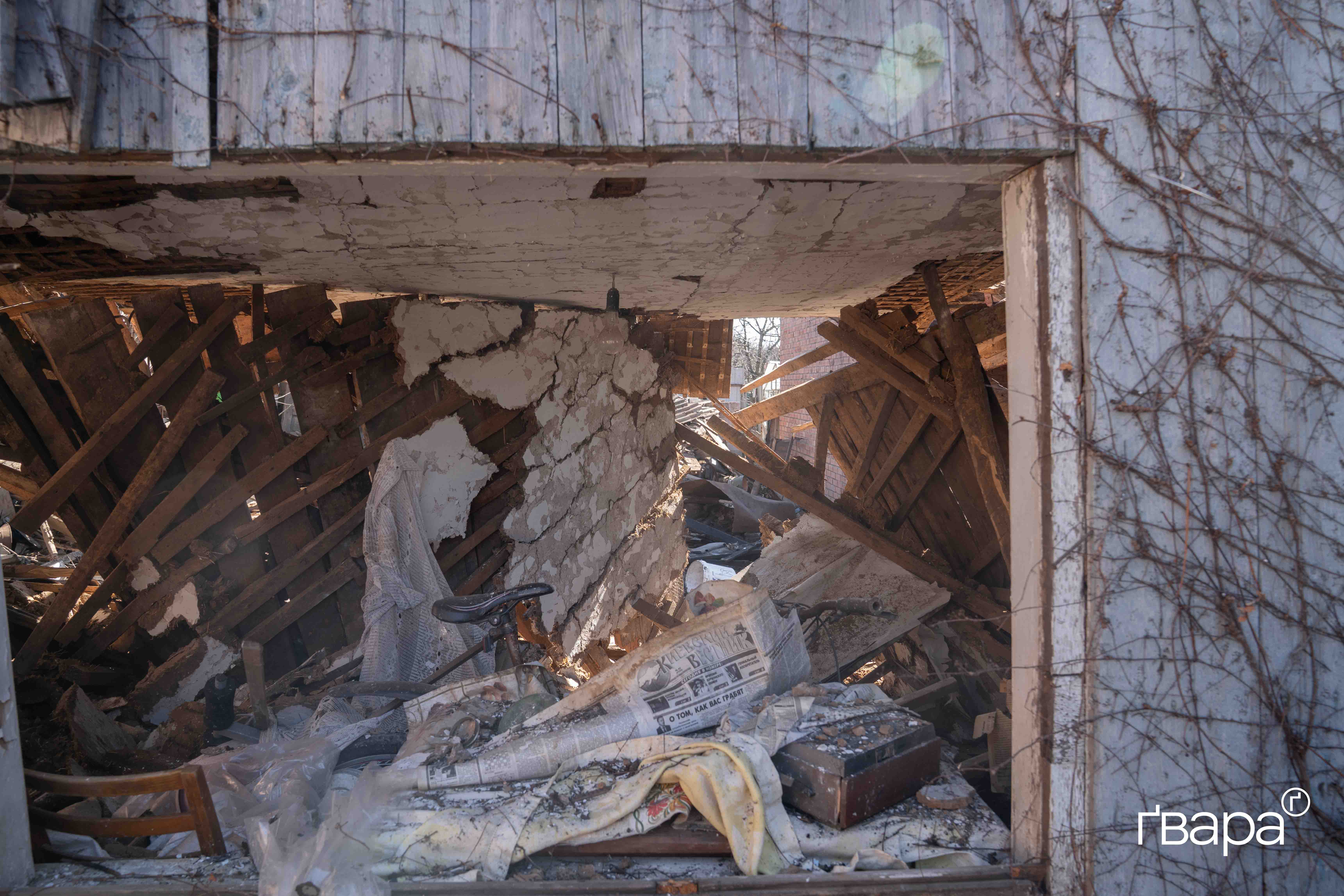 зображення до посту: Росіяни вдарили по приватному сектору в Харкові — фото