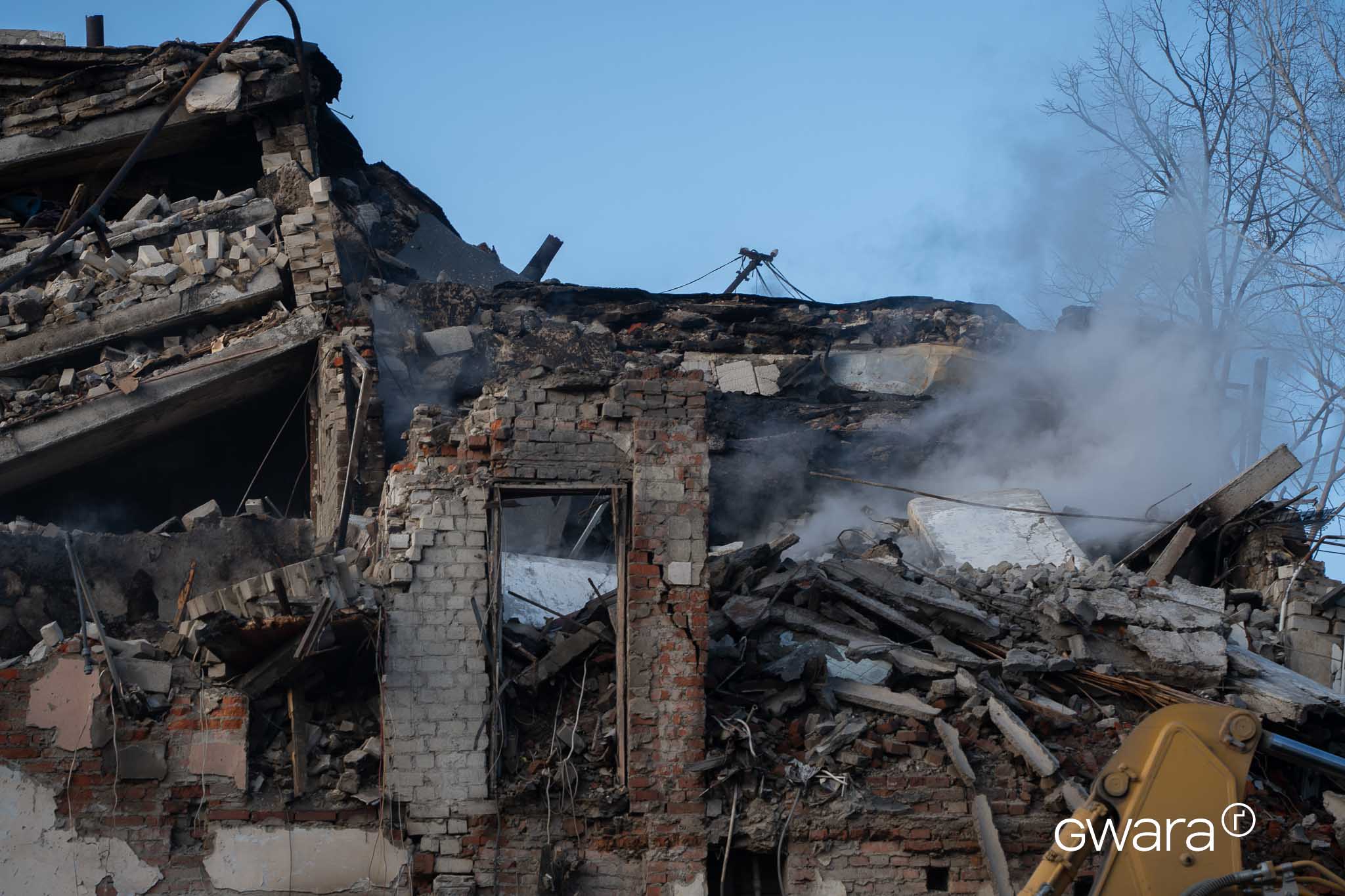 A destroyed building in Kharkiv after being hit by a Russian missile on the night of Mar. 7, 2026 / Photo: Gwara Media, Daria Levchenko