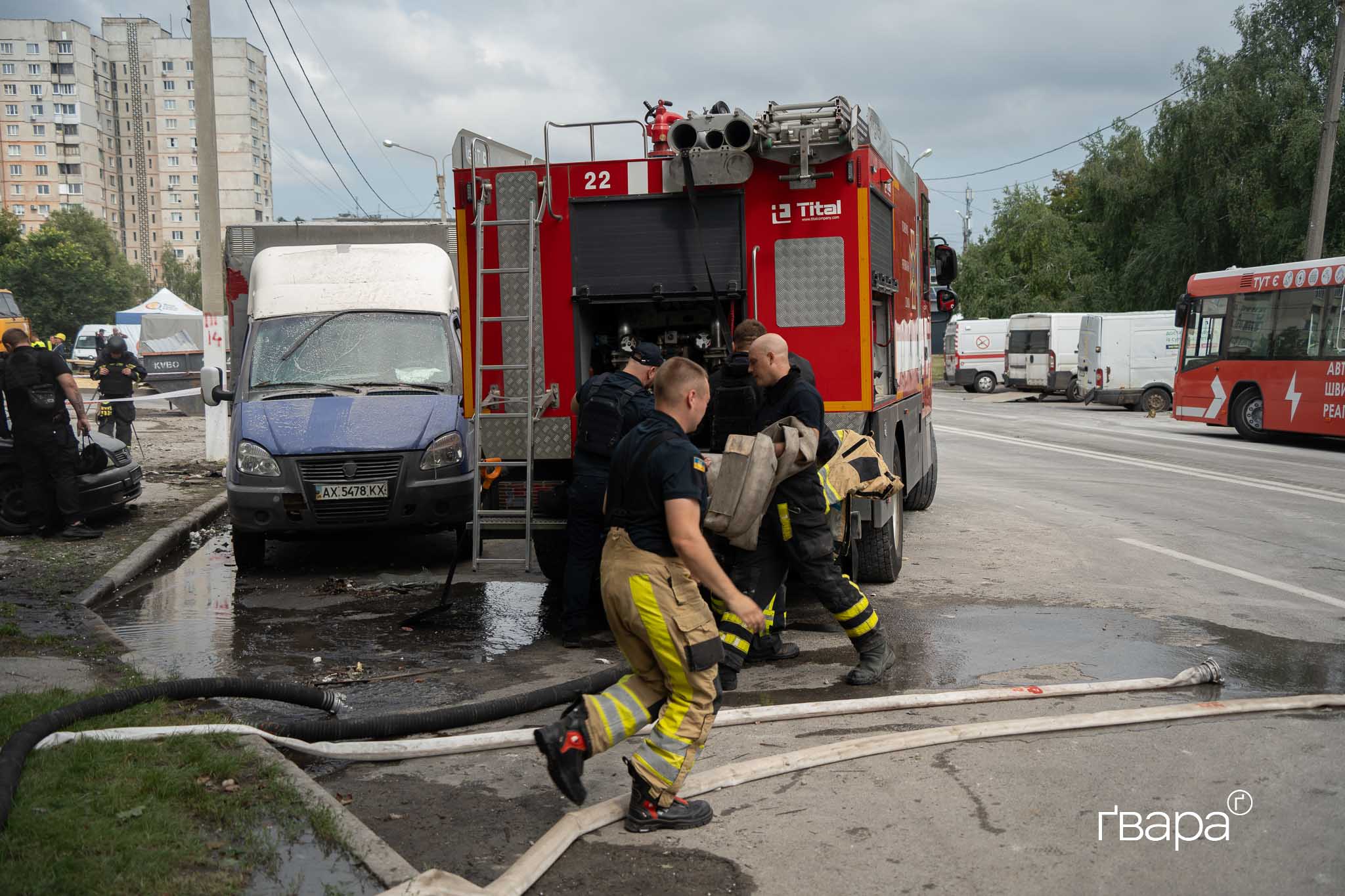 зображення до посту: Один загиблий і понад 30 постраждалих: наслідки ударів по Салтівці — фото