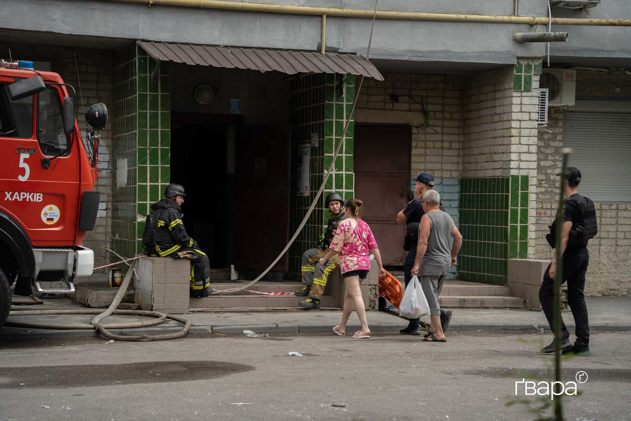 зображення до посту: Один загиблий і понад 30 постраждалих: наслідки ударів по Салтівці — фото