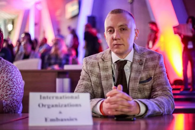 Станіслав Асєєв: “Воля до правди зробить вас вільними.”
