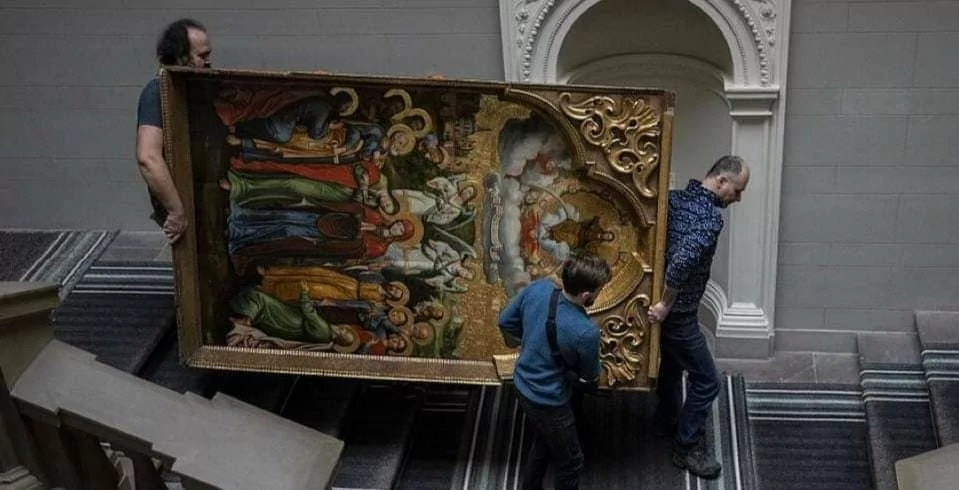 зображення до посту: Фейк: Зеленський розраховується із Заходом за зброю музейними експонатами