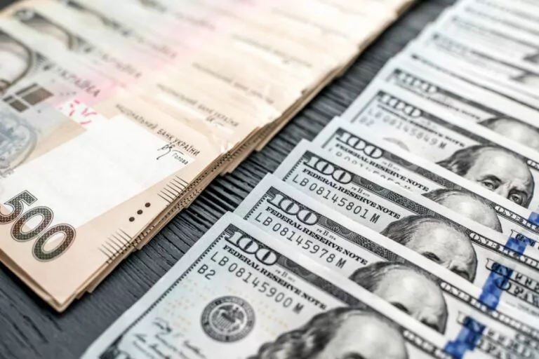 Нацбанк підвищив офіційний курс до 36.5 гривень