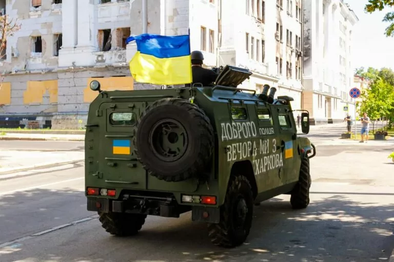 У День міста Харкова поліцейські патрулюють на трофейному Тигрі