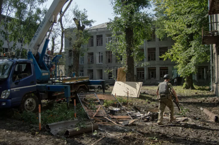 Russian Troops Continue Shelling Kharkiv – Photo
