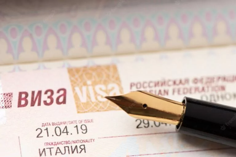 Польща, Фінляндія та країни Балтії назвали в’їзд громадян рф загрозою громадській безпеці