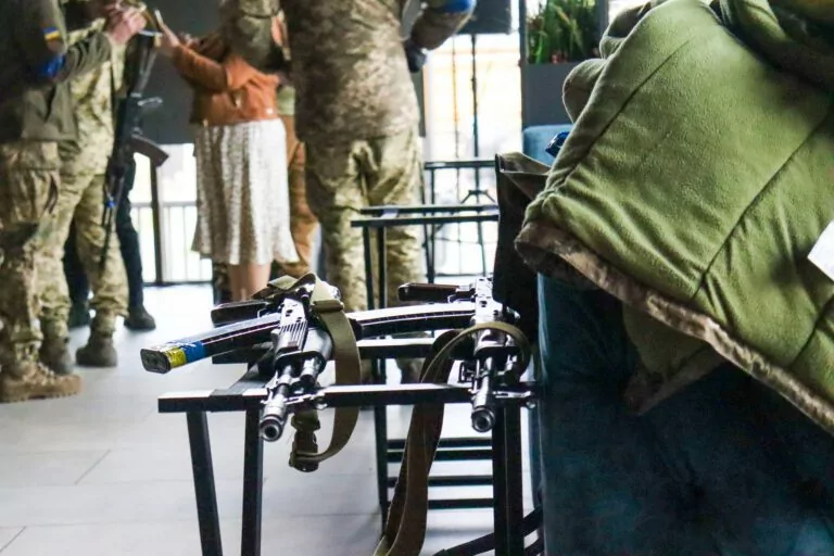 Огляд: Amnesty повідомляє про порушення українських військових