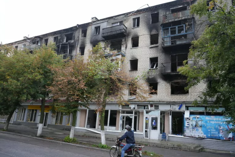 В Ізюмі відремонтували сім будинків за 35 мільйонів гривень