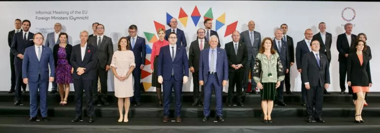 ЄС призупиняє дію угоди про спрощення візового режиму для росіян