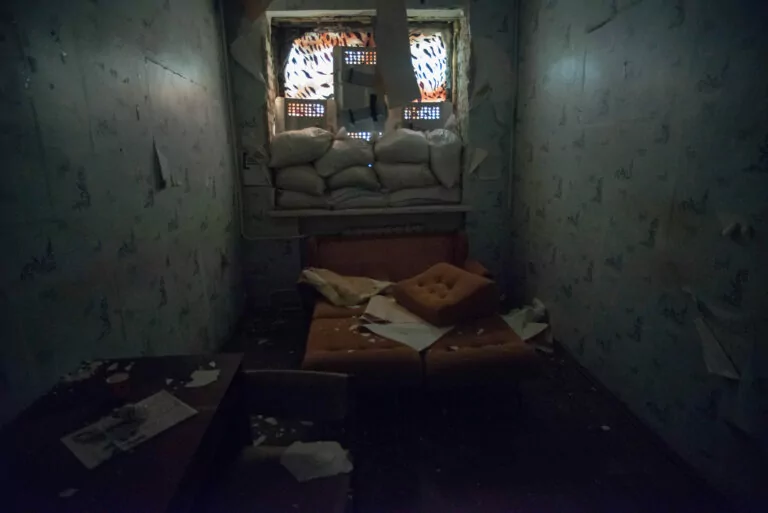 Судитимуть шістьох військових РФ, які жорстоко знущались над цивільними Харківщини