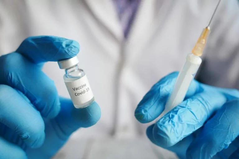 В Україну доставили 400 тисяч доз вакцини Pfizer