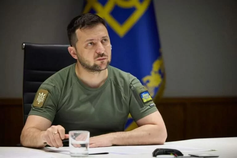 Президент підписав закон про е-резидентство. Що це змінює