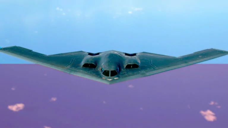 Фейк: до Польщі прибув американський бомбардувальник B-2 Spirit , що може нести ядерні заряди