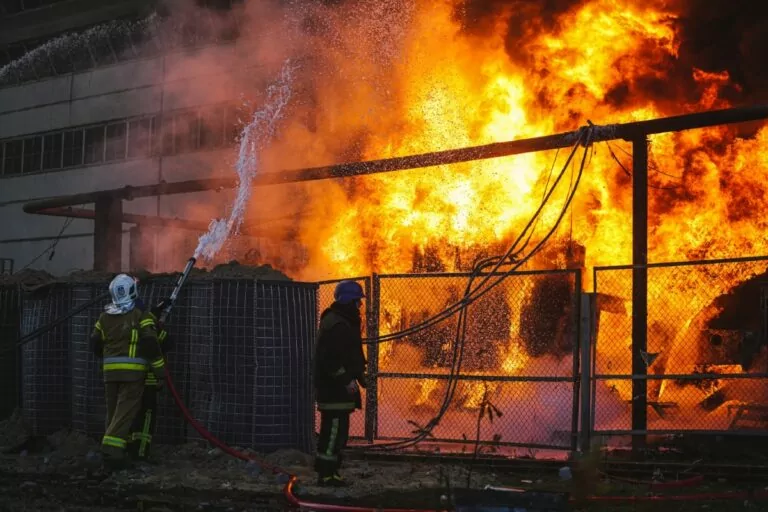У Києві та регіонах знову відключатимуть світло