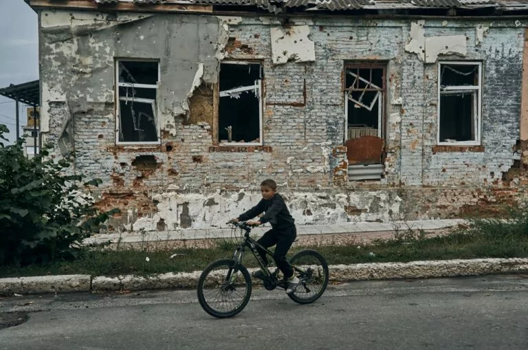 На Харківщині евакуюють інтернати, відновлюють лінії тролейбусів та повертають ЦНАПи