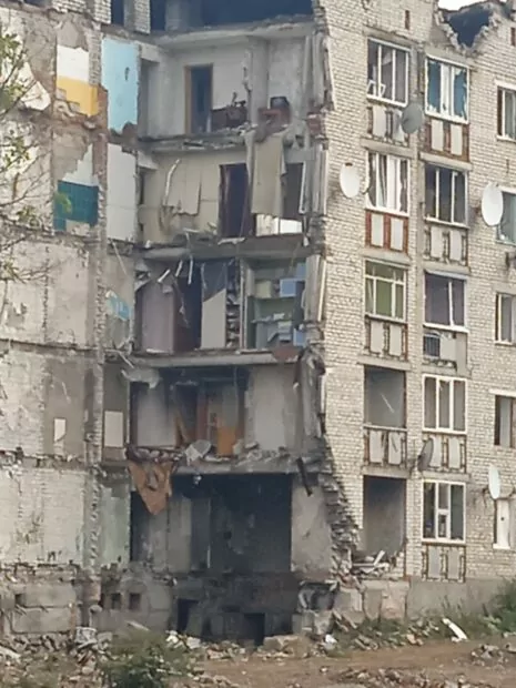 зображення до посту: «№199 ー це мій брат». Володимир досі не може поховати рідних, яких знайшли в Ізюмському лісі
