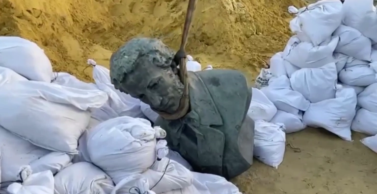 Cultural Liberation: Monument to Pushkin Dismantled in Kharkiv
