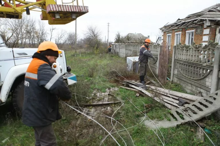 У Харкові готуються до відключень світла, а партнери надали вчителям ноутбуки