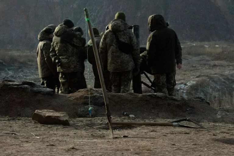 Лідером довіри українців залишаються ЗСУ, далі Президент та волонтери — КМІС