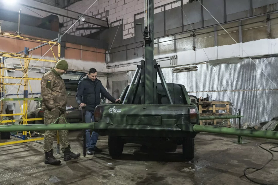 зображення до посту: Новий комплекс зв’язку для військових випробували у Харкові – фото та відеоогляд