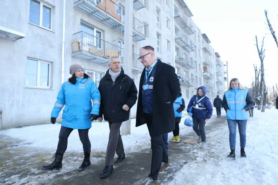 зображення до посту: Відновлюємо не будинки, а ціле життя. Марк Муллан та Філіппо Гранді відвідали сім’ї, що постраждали від війни