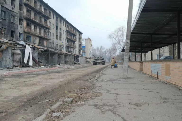 Сіверськ: життя у підвалах під постійними обстрілами — фото