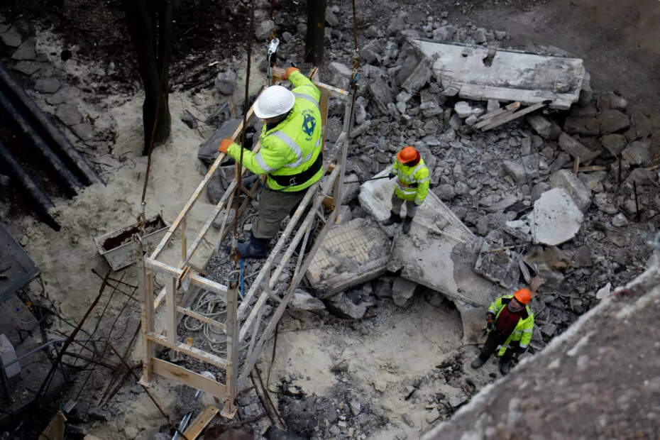 зображення до посту: Recovery Despite Missile Attacks: How Houses to Be Repaired in Kharkiv