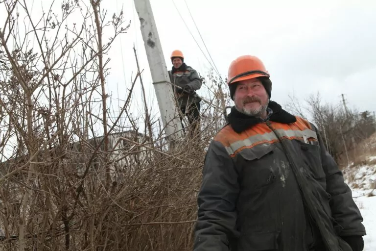 На деокупованій Харківщині відновлюють світло та адмінпослуги
