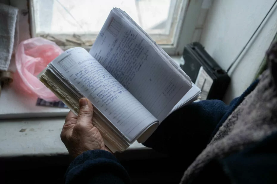 зображення до посту: Залишився в окупації, аби написати книгу про війну. Історія 73-річного Олександра з Ізюма