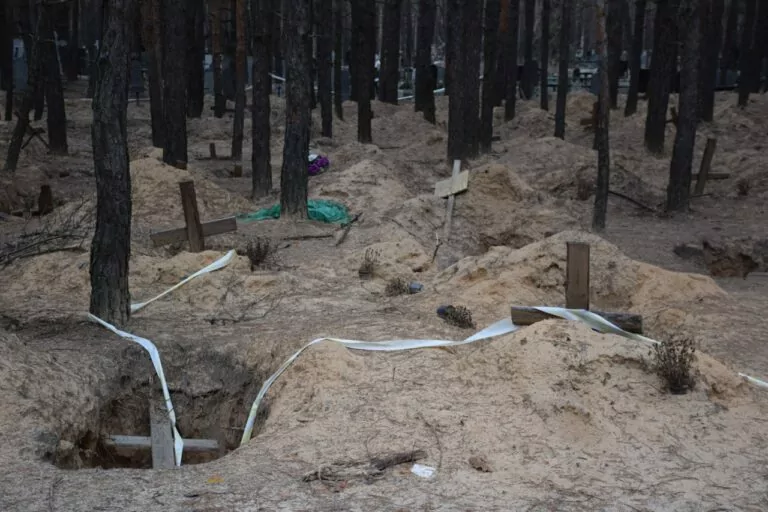 Mass Grave in Izium: Over 100 Bodies Still Remain Unidentified