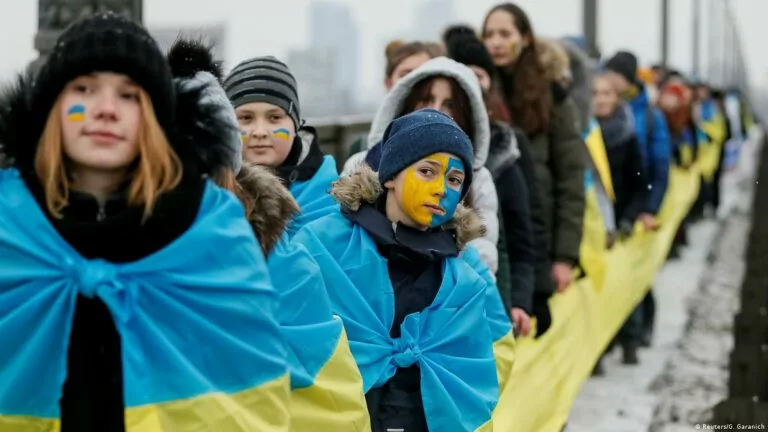 Більшість українців пишаються своїм громадянством і проголосували б за незалежність — Центр Разумкова