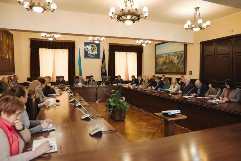Снайдеру та Вакарчуку присудили звання почесних докторів Каразіна