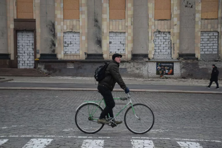 Poll: Half of Ukrainians Do Not Come Back Home Due to Danger