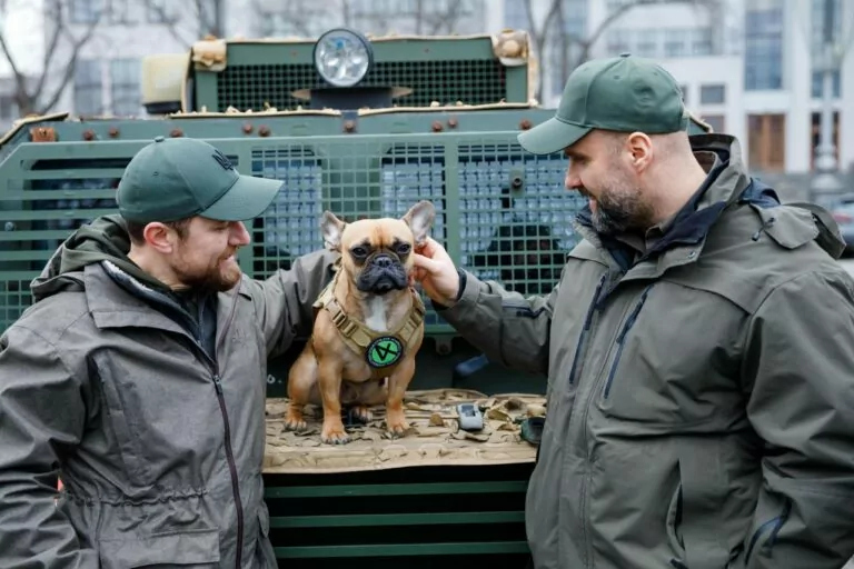 Volunteers Handed over Vehicle for Transporting Wounded Soldiers