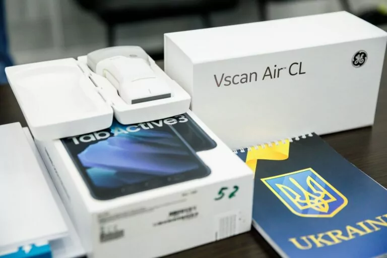 Лікарні Харківщини отримали УЗД-пристрої від французьких благодійників