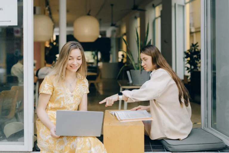 На Харківщині 30 жінок-переселенок завершили навчання в проєкті «Work with you»