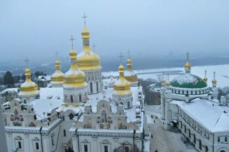 Дайджест. Як російська пропаганда просуває наратив про безбожність українців