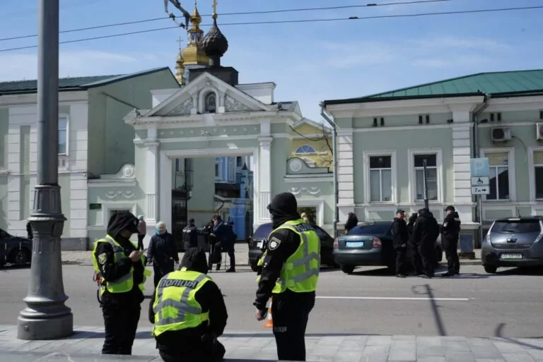 Якою буде комендантська година, та чи посилять заходи безпеки під час Великодніх свят на Харківщині