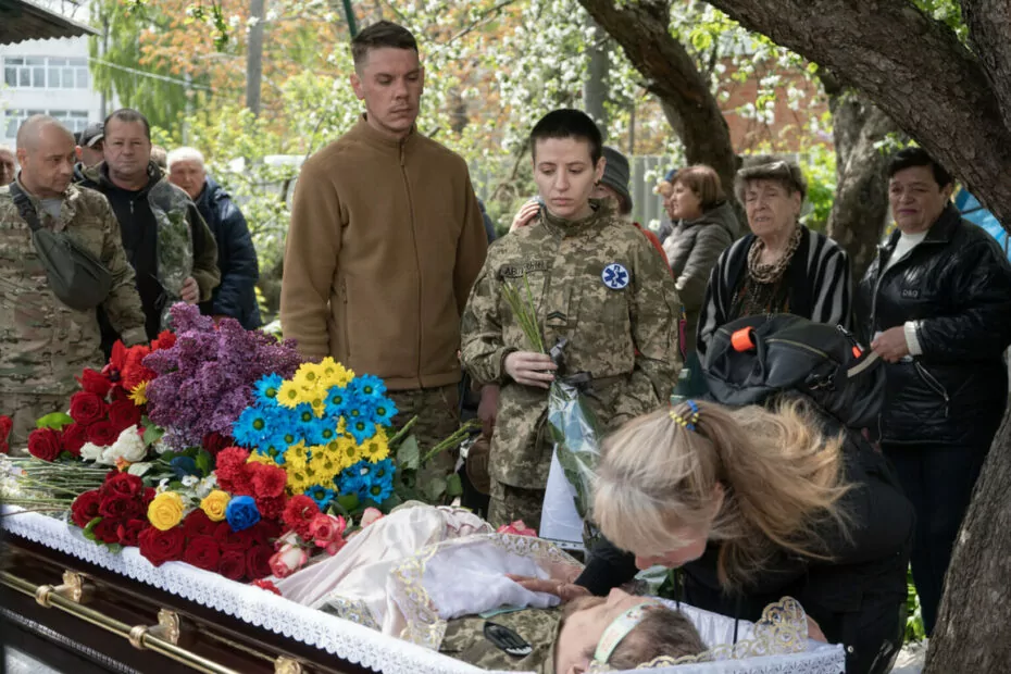 зображення до посту: Pivdenne in Kharkiv Oblast Bid Farewell to Fallen Lieutenant Andriy Melnyk