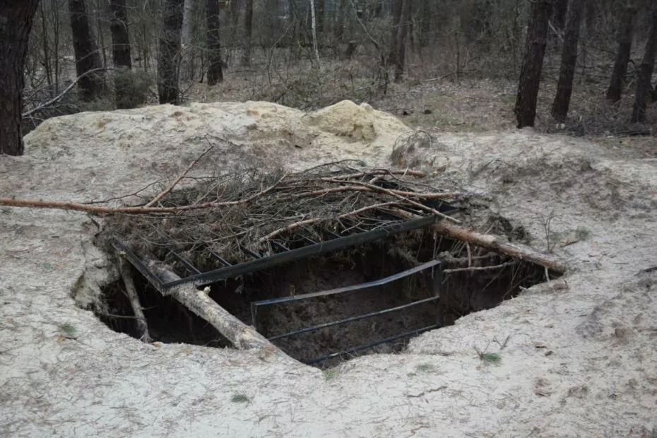 Яма в Ізюмському районі Харківської області, в якій утримуватися