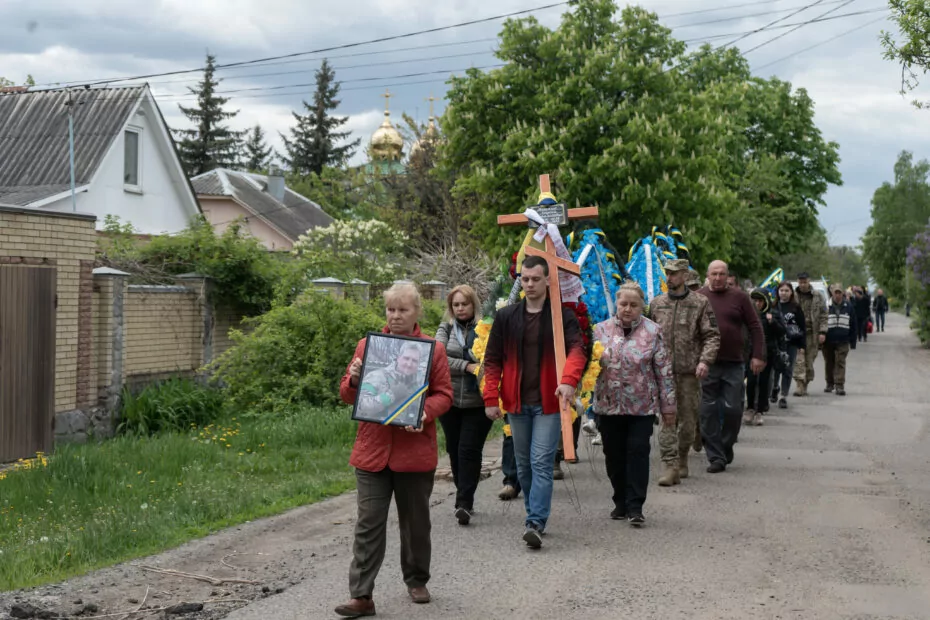 зображення до посту: Pivdenne in Kharkiv Oblast Bid Farewell to Fallen Lieutenant Andriy Melnyk