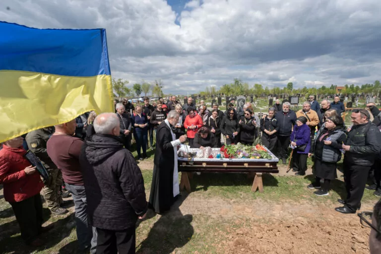 У Південному попрощалися із загиблим лейтенантом Андрієм Мельником